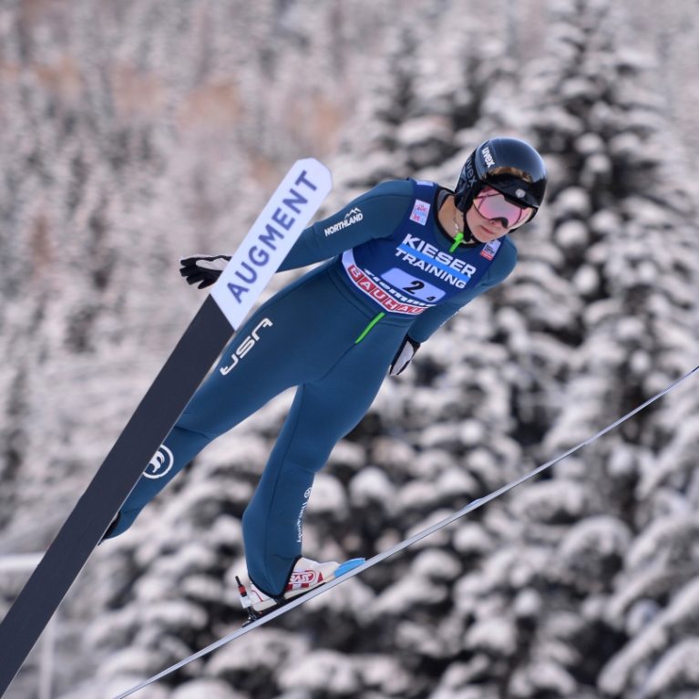 Στους Χειμερινούς Ολυμπιακούς 2026 υπάρχει ένα άθλημα που απαγορεύεται στις γυναίκες. Εμπρός, πίσω