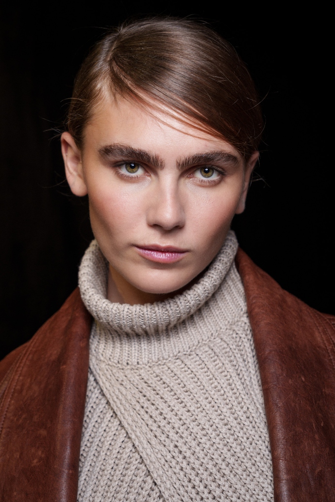 χωρίστρα στο πλάι