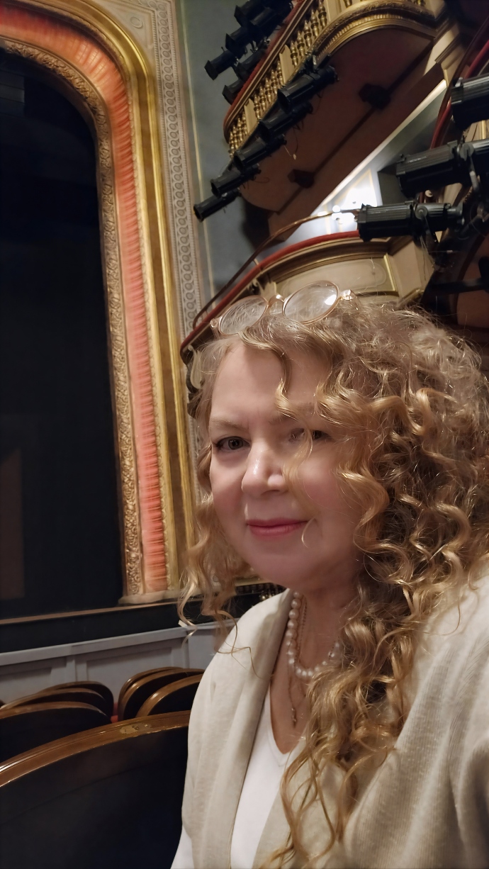 4 γυναίκες εξηγούν τι σημαίνει να είσαι μετανάστρια στην Ελλάδα του 2025;