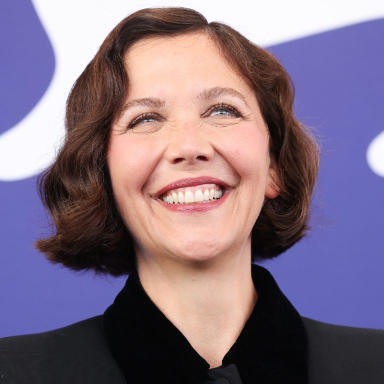 Maggie Gyllenhaal: «Οι άντρες κάνουν καλύτερες ταινίες». Η ειρωνική ατάκα που κρύβει τη σκληρή αλήθεια