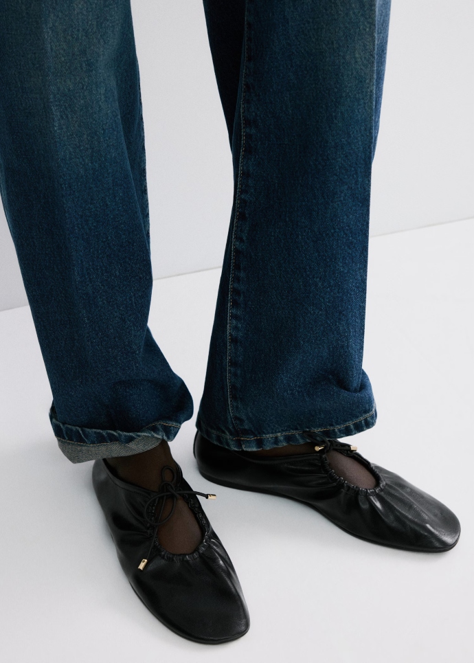 ίσια παπούτσια με σούρα και φιόγκο