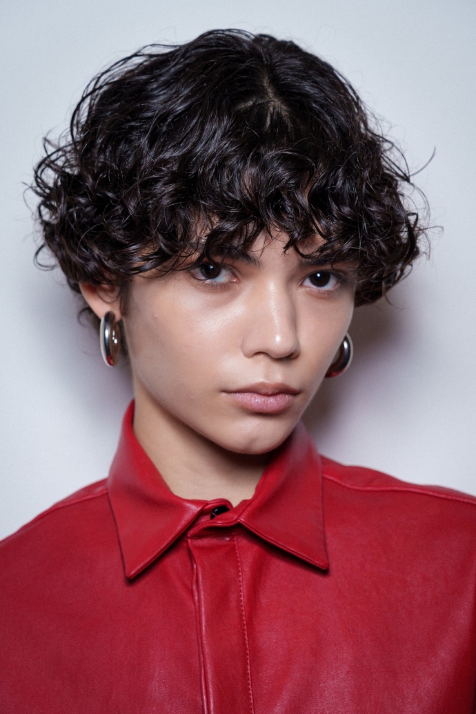 κοντά κουρέματα