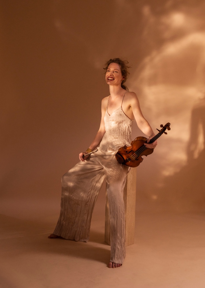 Tosca Opdam: Η γυναίκα πίσω από το Athens International Music Festival μάς μαθαίνει να ακούμε κλασική μουσική με class