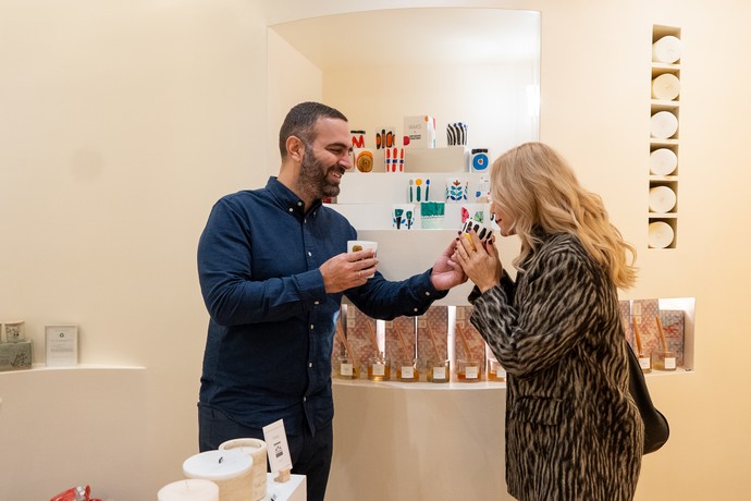 Σε αυτό το all day Christmas shopping βρήκαμε τα πιο εορταστικά δώρα και ζήσαμε festive στιγμές