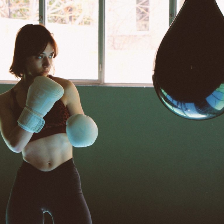 Είδα μια μποξέρ στο Κουκάκι να γκρεμίζεται στο καναβάτσο της απώλειας