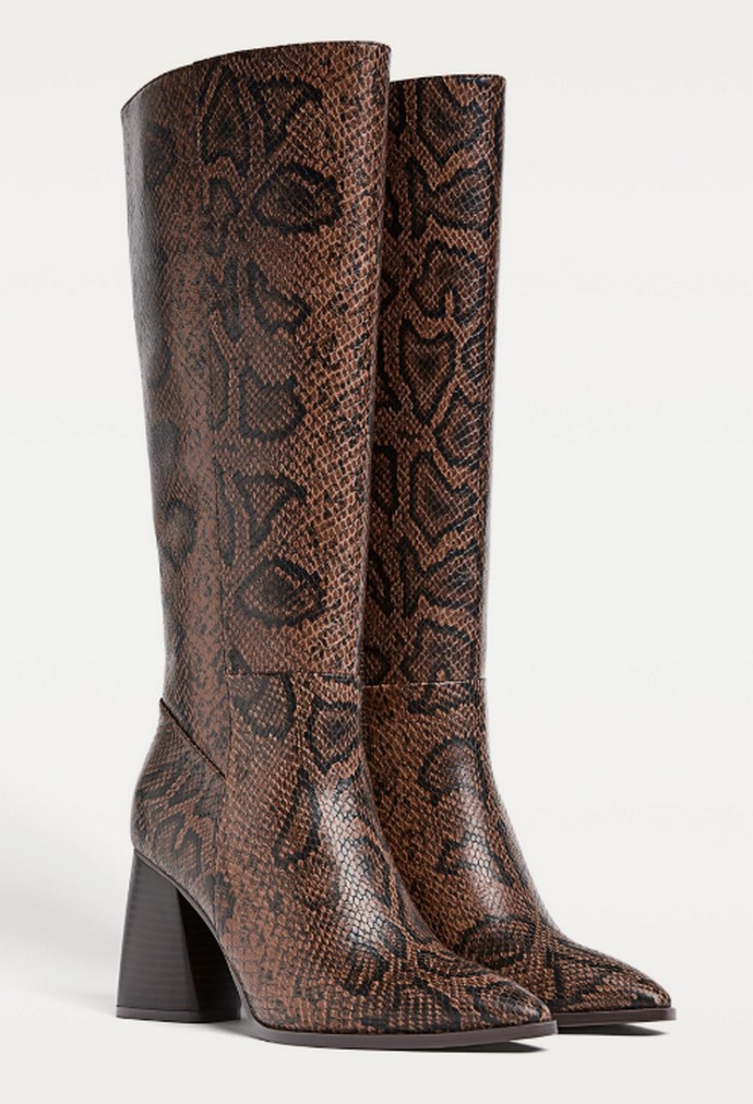 Μπότες με χοντρό τακούνι