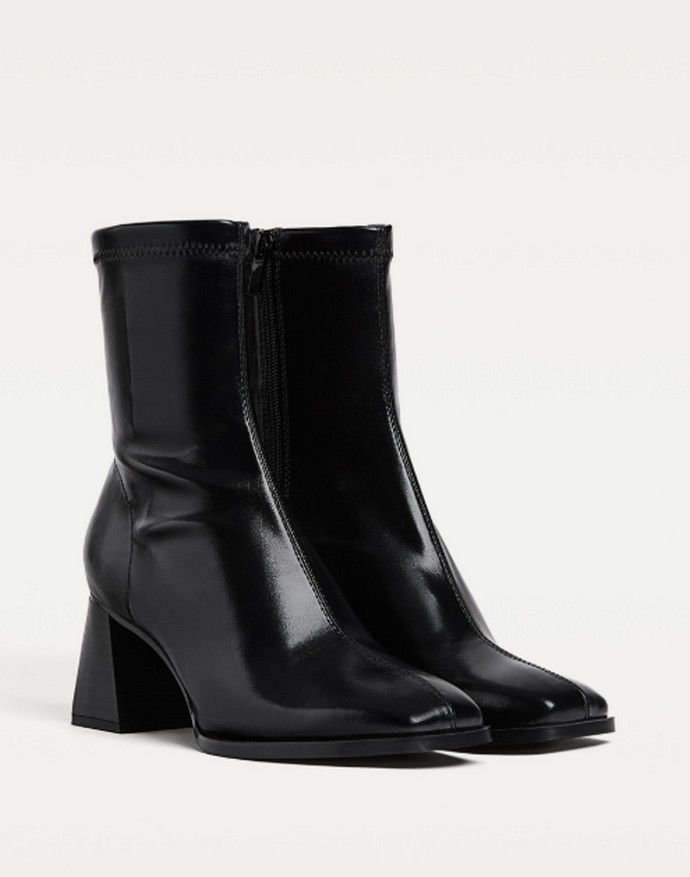 Μποτάκια με block heel