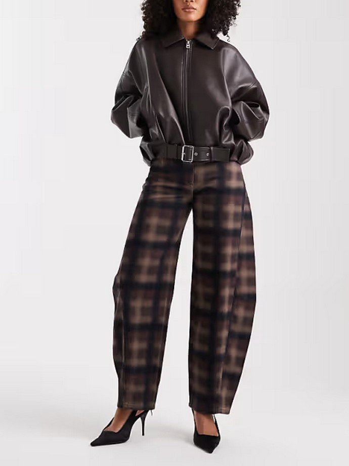 Barrel τζιν σε καρό print