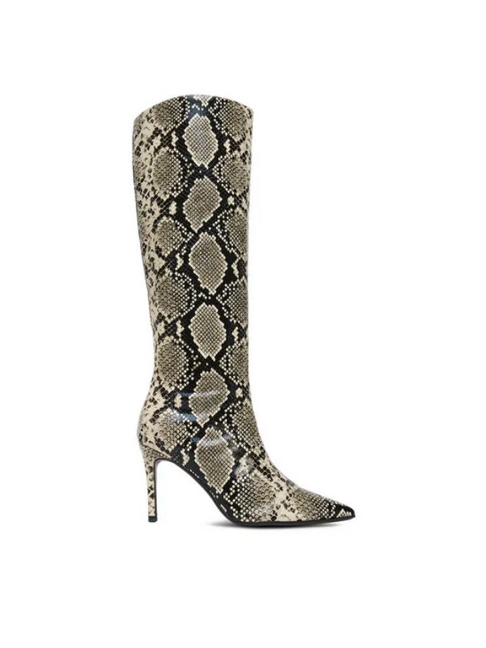 Ψηλοτάκουνες μπότες σε animal print