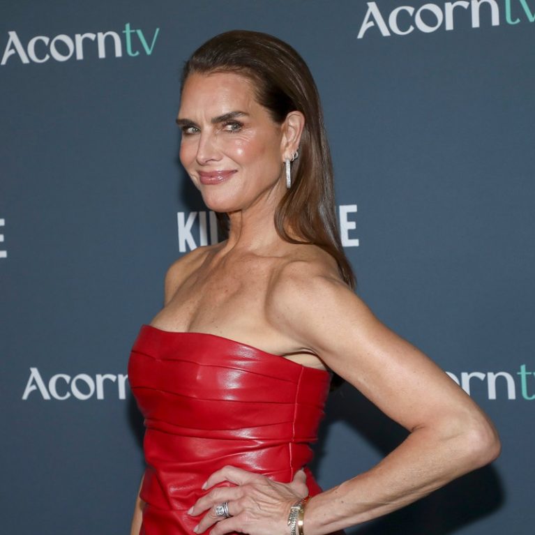 Η Brooke Shields νιώθει πιο σέξι στα 60 της κι έχει όλα τα δίκια του κόσμου