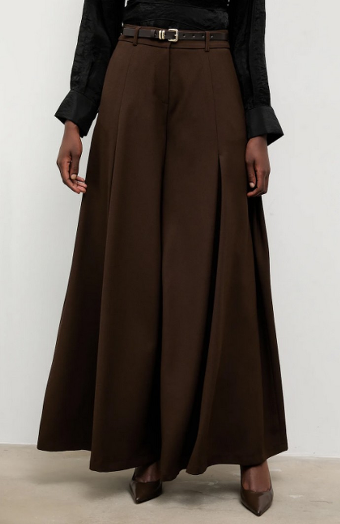 Παντελόνα με πιέτες