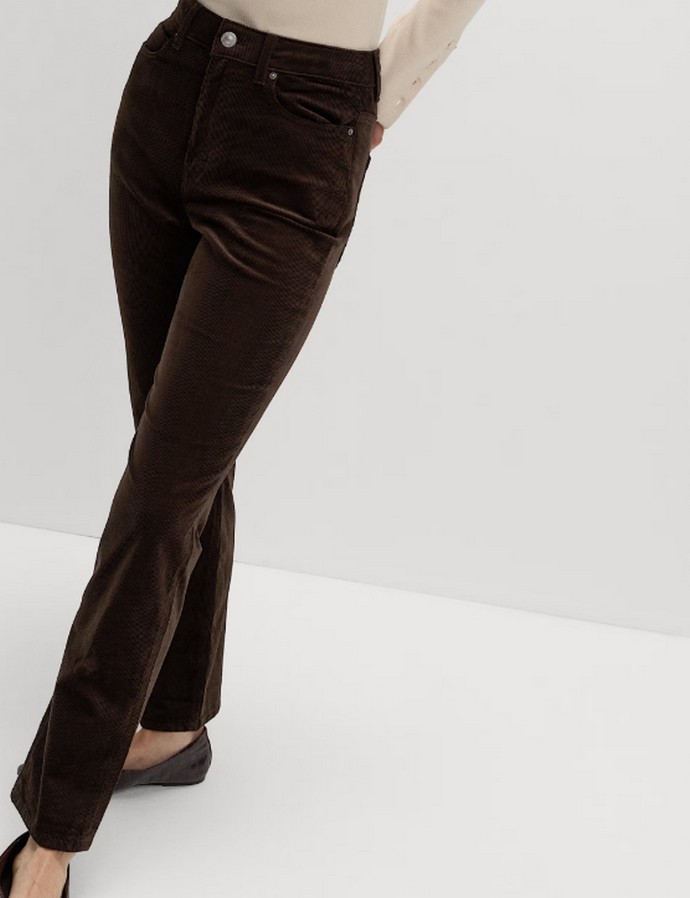 Κοτλέ παντελόνι σε ίσια γραμμή