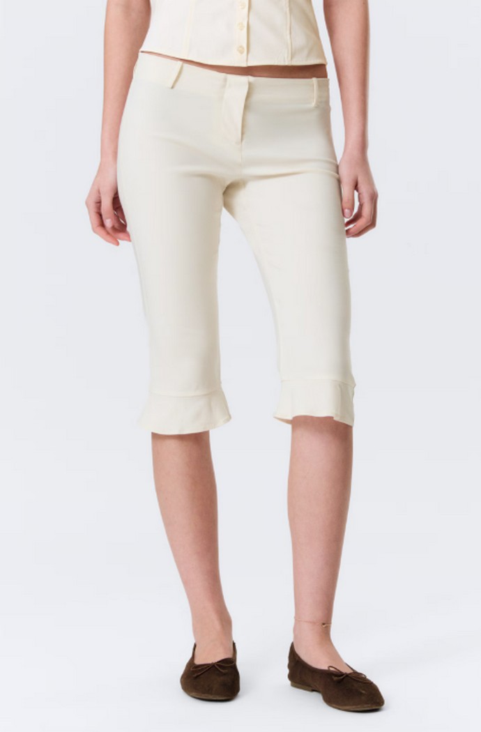 Κάπρι με flared τελείωμα