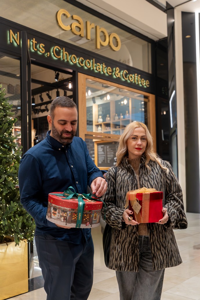Σε αυτό το all day Christmas shopping βρήκαμε τα πιο εορταστικά δώρα και ζήσαμε festive στιγμές