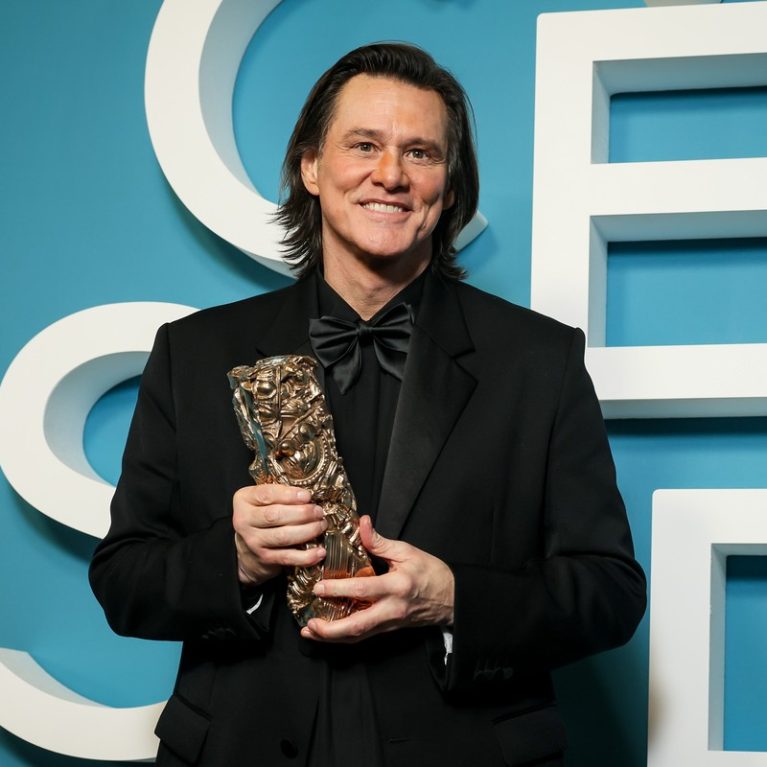 Jim Carrey: Παντρεύτηκε τη σύντροφό του 7 μήνες μετά την πρώτη κοινή δημόσια εμφάνισή τους. Ποια είναι η Min Ah;