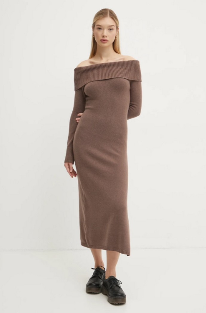 Φόρεμα με παρτούς ώμους