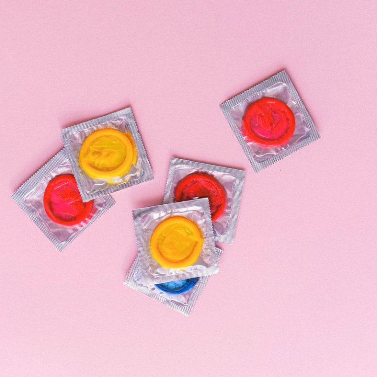 Αυξήσεις «φωτιά» στα προφυλακτικά και το ασφαλές σεξ γίνεται είδος πολυτελείας