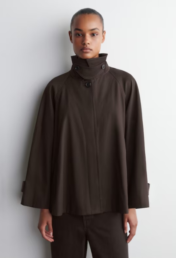 Καμπαρντίνα σε a-line γραμμή και κοντό μήκος