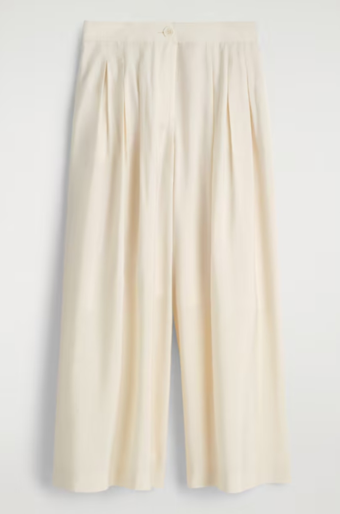 παντελόνα με πιέτες σε wide leg γραμμή