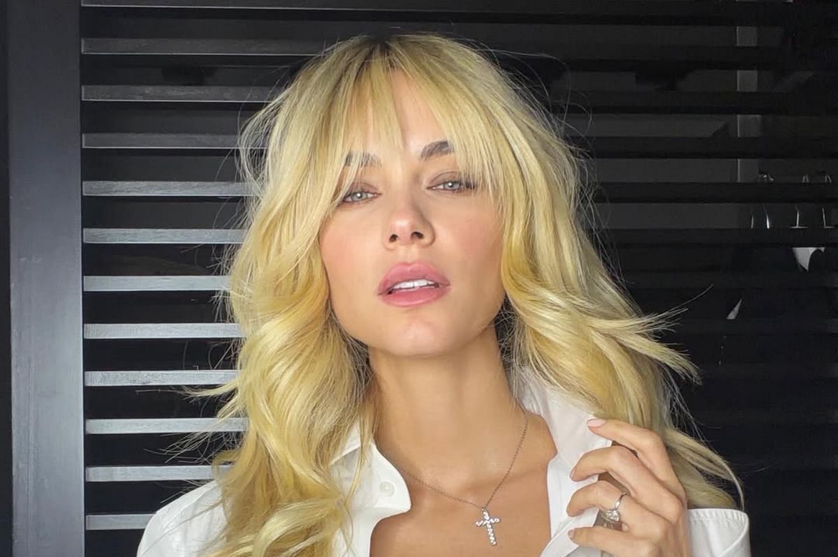 Η Δούκισσα Νομικού ποζάρει με το μαγιό της σε εξωτικό προορισμό. Πρωτοχρονιά στην παραλία