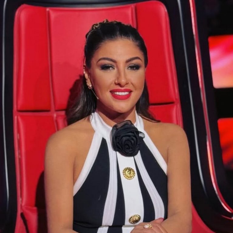 Έλενα Παπαρίζου: Η πρώτη εμφάνιση μετά την περιπέτεια της υγείας της