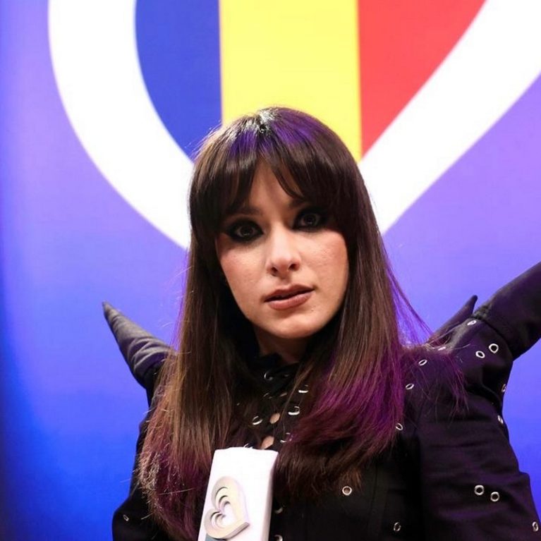 Η Ρουμάνα Alexandra Căpitănescu έφερε τον σεξουαλικό στραγγαλισμό στην Eurovision και αυτό δεν πήγε καλά