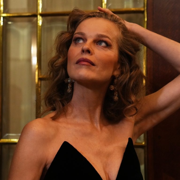 H Eva Herzigová παντρεύτηκε. Της πήρε μόνο 25 χρόνια να πει το «ναι»