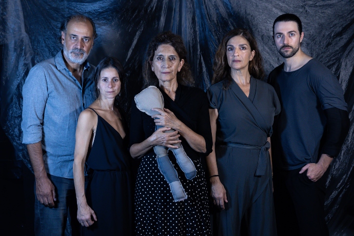 παραστάσεις ως το τέλος του χρόνου