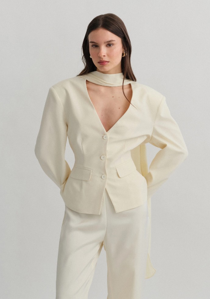 Fitted blazer με φουσκωτά μανίκια
