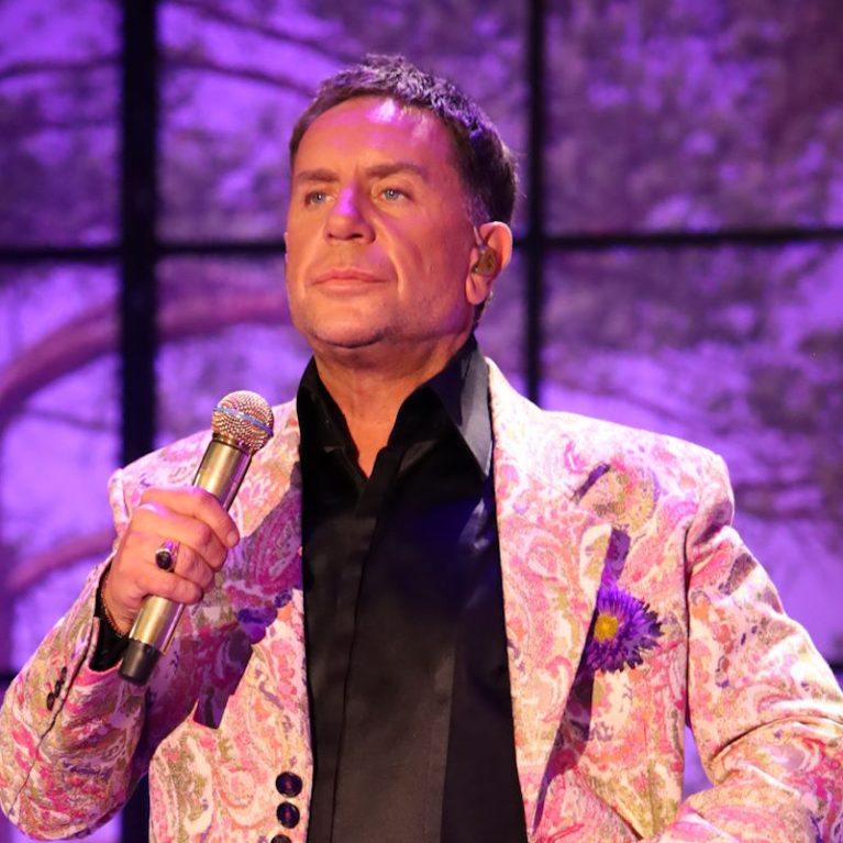 Γιώργος Μαζωνάκης: Η μήνυση εναντίον του για ανάρμοστη συμπεριφορά και η επίσημη ανακοίνωσή του