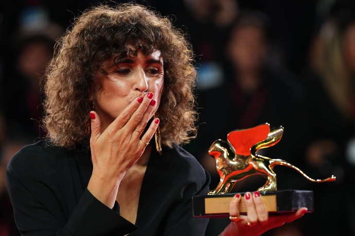 Maggie Gyllenhaal Χρυσός Λέοντας Φεστιβάλ Βενετίας
