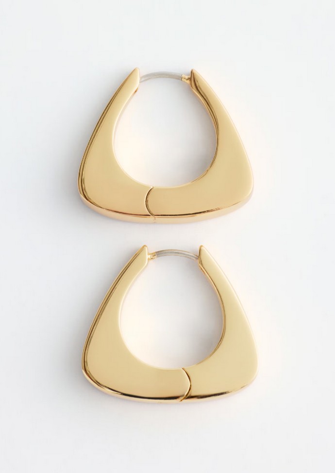 Μεγάλοι τριγωνικοί χρυσοί κρίκοι 