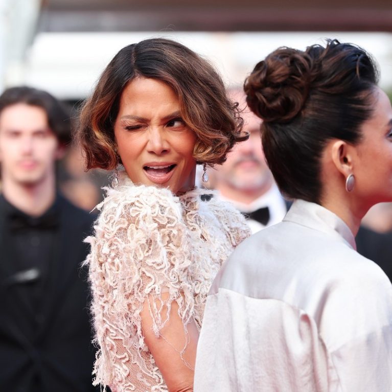 Η Halle Berry μίλησε για το σεξ στην εμμηνόπαυση και μπήκε στη λίστα Forbes