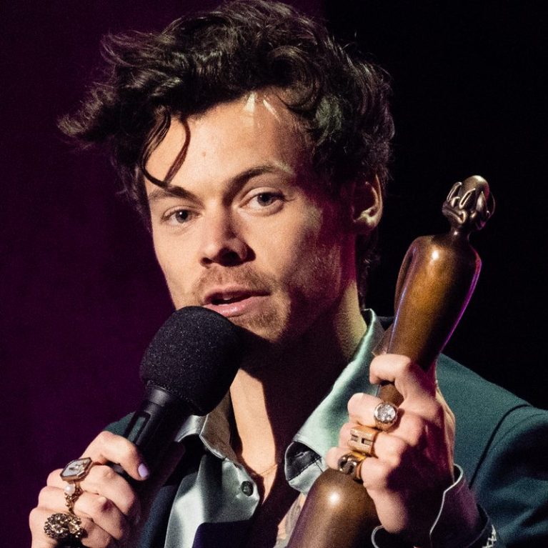 O Harry Styles λανσάρει δονητές και λιπαντικά. Watermelon sugar απόλαυση