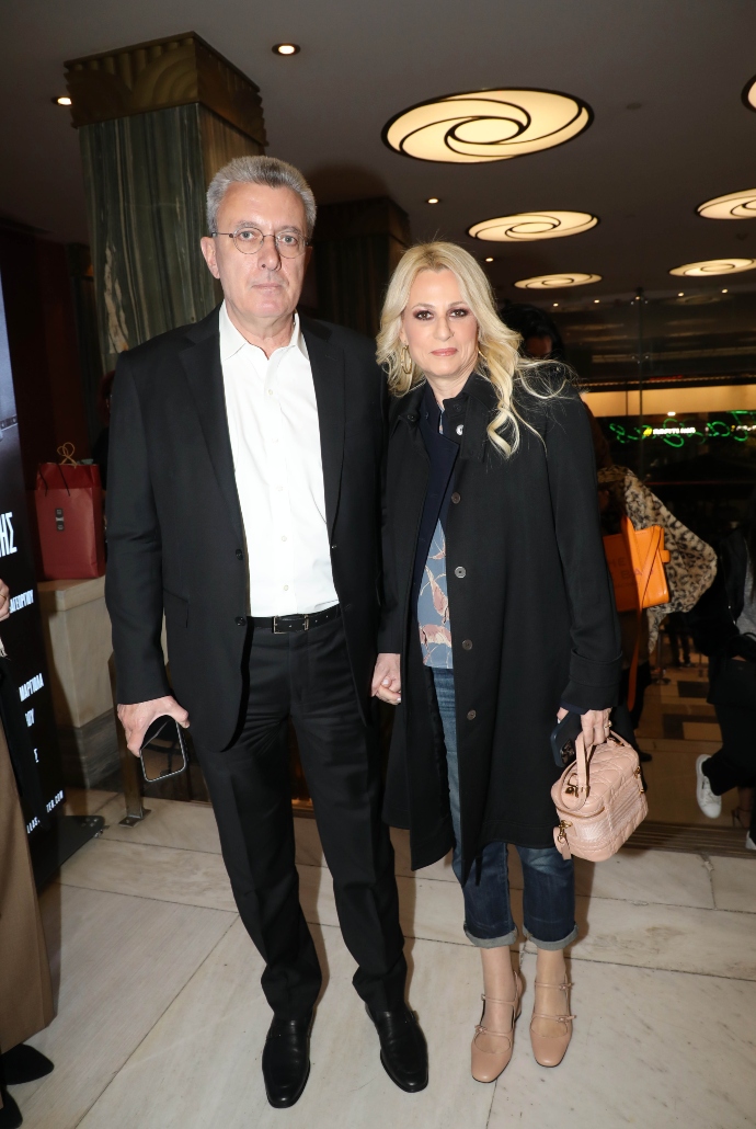 Νίκος Χατζηνικολάου-Κρίστυ Τσολακάκη: Σπάνια κοινή βραδινή εμφάνιση στο Θέατρο Παλλάς