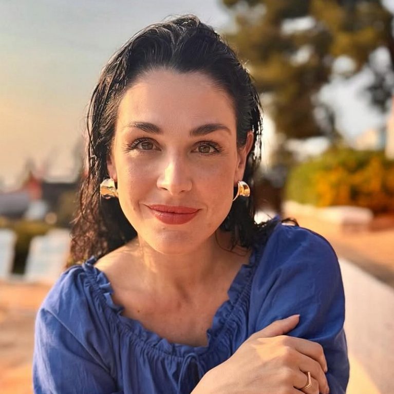 Ιωάννα Τριανταφυλλίδου: Ποζάρει με μπικίνι στα κρυστάλλινα νερά του Αιγαίου