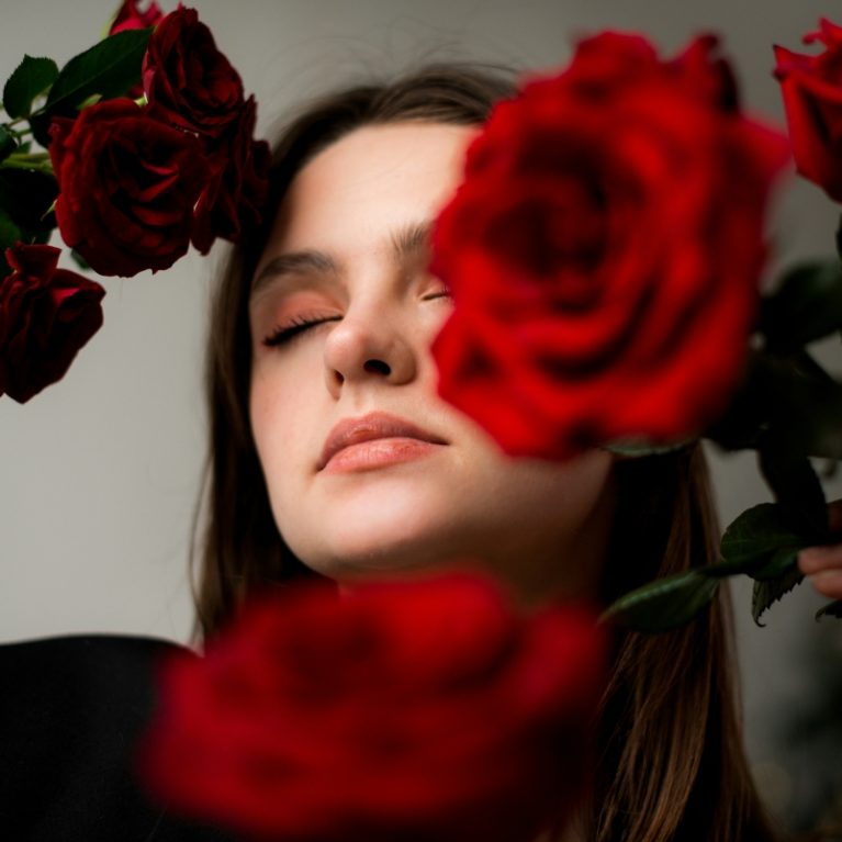 Τα 3 πιο συναισθηματικά έξυπνα ζώδια: Σε «διαβάζουν» πριν καν μιλήσεις