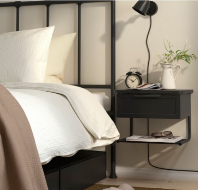 Κομοδίνο τοίχου