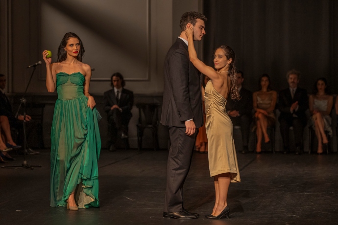 παραστάσεις που θα πας με την κολλητή σου