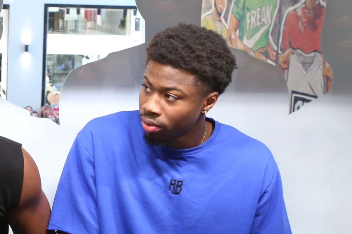 Κώστας Αντετοκούνμπο: Η βόλτα στην Αθήνα με τη σύζυγο και την κόρη του