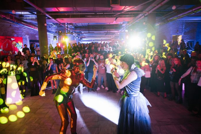 ladylike oneman Party