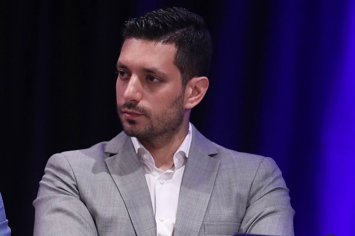 Πώς καθαρίζει ο σεξιστικός εμετός από το βουλευτικό έδρανο; Κάν' το όπως ο Κωνσταντίνος Κυρανάκης