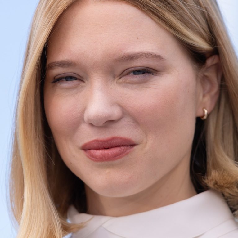 Η Léa Seydoux κούρεψε τα μαλλιά της σ' ένα απίστευτα stylish κοντό καρέ