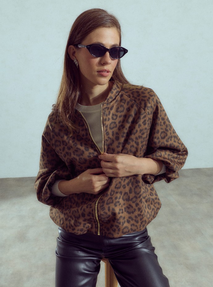 Bomber jacket σε animal print