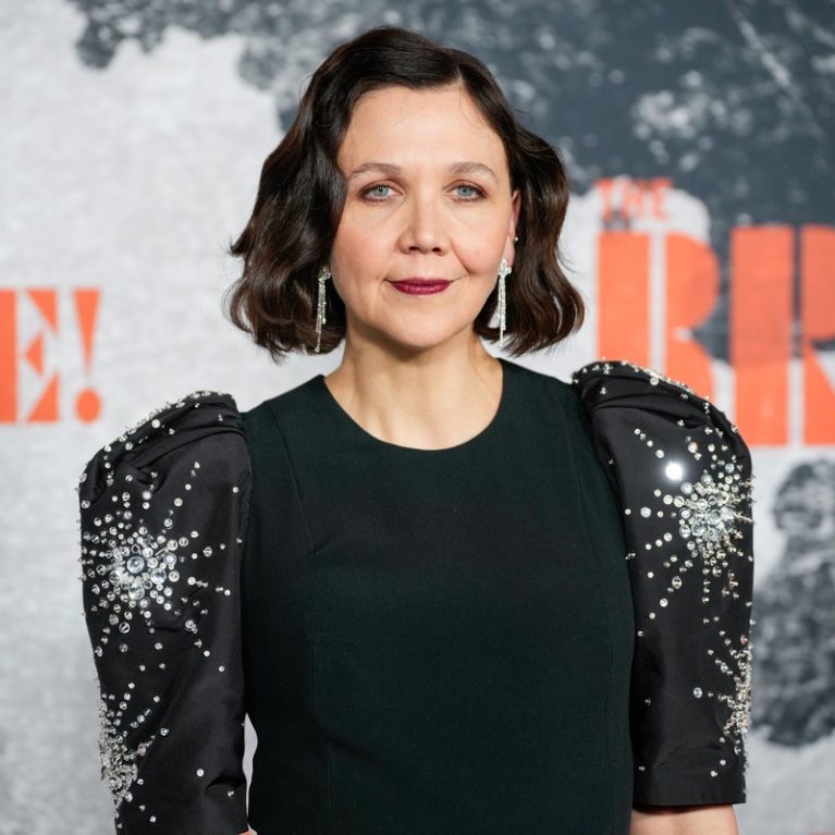 «Η βαρύτητα είναι ορατή στο πρόσωπό της»: H Maggie Gyllenhaal απέδειξε ότι φοβόμαστε να γεράσουμε