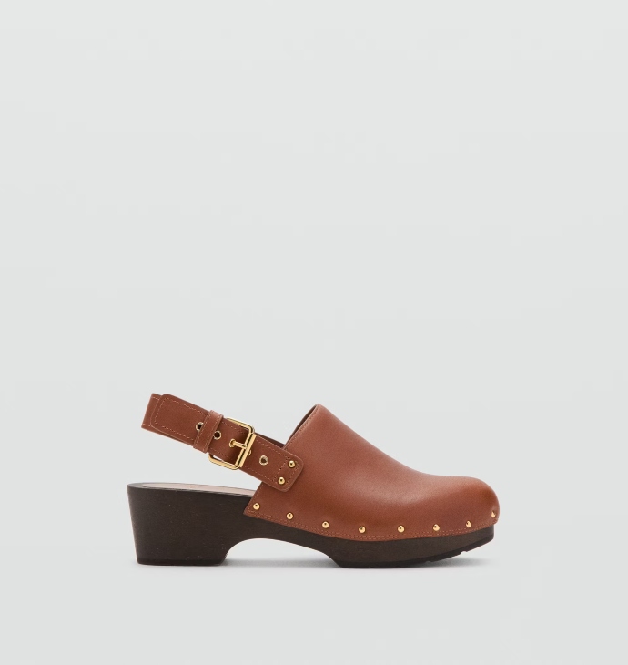 Clogs με λουράκι και τρουκς