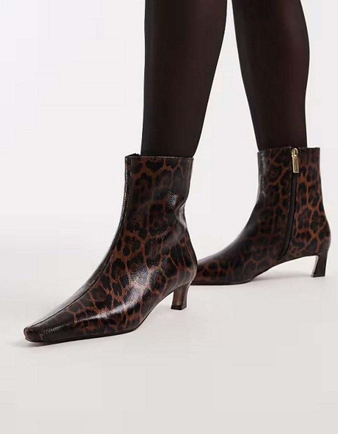 Μποτάκια με kitten heel