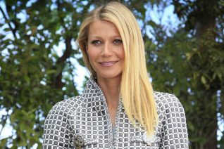 8 διάσημες γυναίκες που έχουν μιλήσει ανοιχτά για την εμμηνόπαυση 8 διάσημες γυναίκες που έχουν μιλήσει ανοιχτά για την εμμηνόπαυση