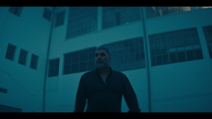 ΛΕΞ: Κυκλοφόρησε το video clip του τραγουδιού «Σπασμένη Φλέβα». Συμμετέχει ο Βασίλης Μπισμπίκης