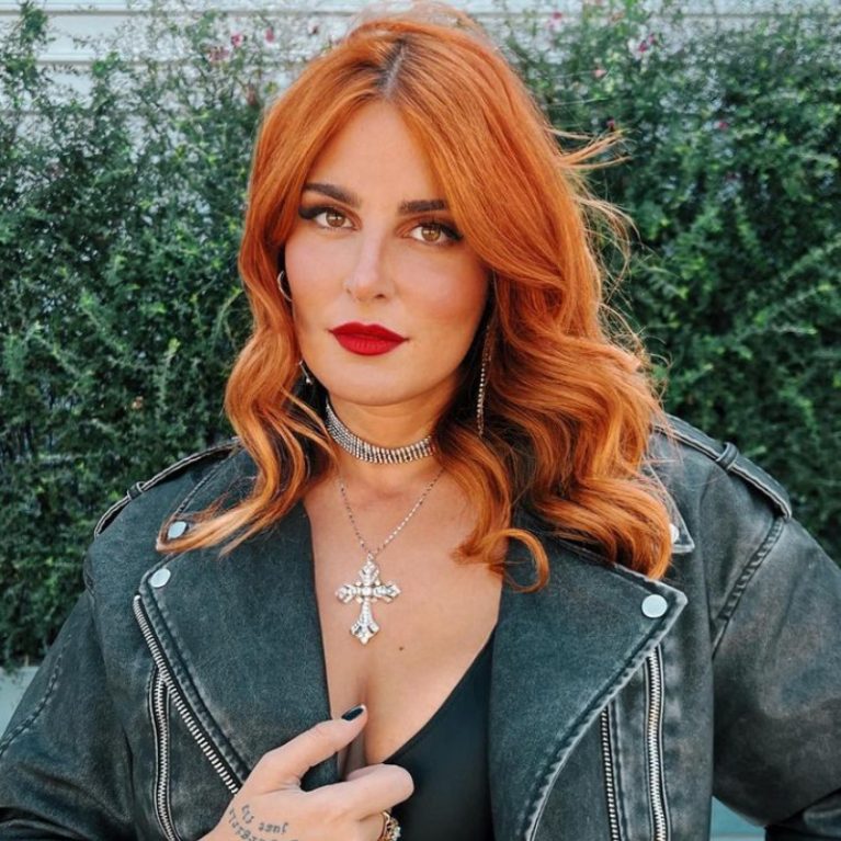 Τηλεοπτικός σεξισμούλης 101: Η Εβελίνα Νικόλιζα δέχτηκε δημόσιο slut shaming από το πάνελ του "Happy Day" επειδή έχει Tinder